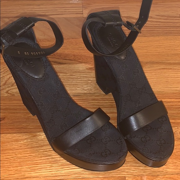 Authentic Gucci wedge - Picture 1 of 6